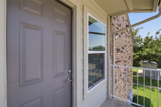 2200 E Trinity Mills Road 402, Carrollton, TX 75006
