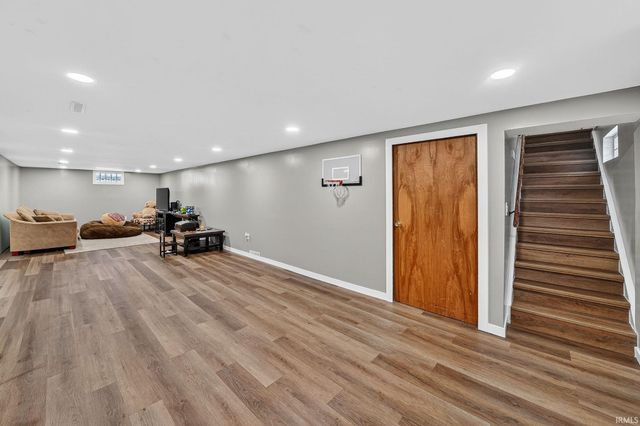 2716 Kettering Drive, South Bend, IN 46635