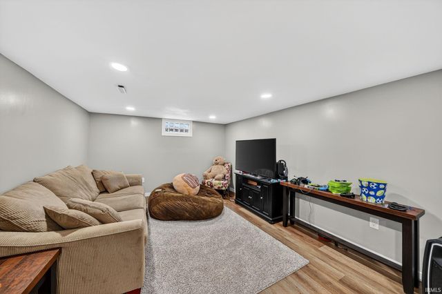 2716 Kettering Drive, South Bend, IN 46635