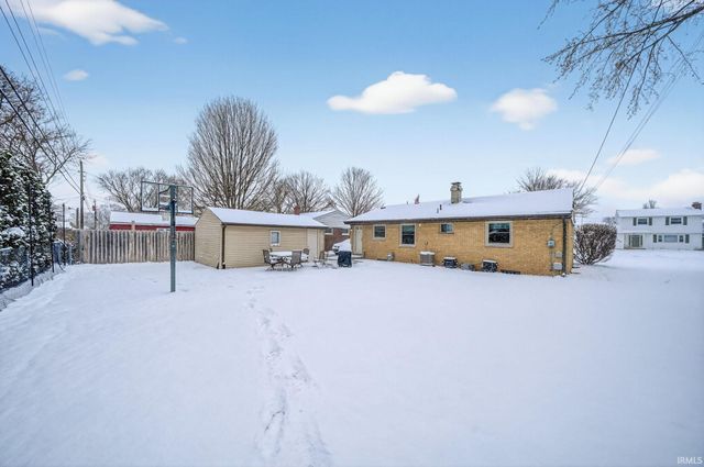 2716 Kettering Drive, South Bend, IN 46635