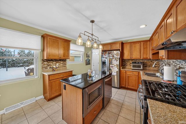 2716 Kettering Drive, South Bend, IN 46635