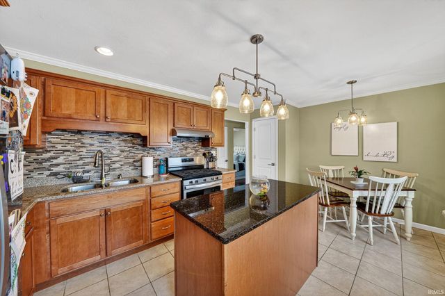 2716 Kettering Drive, South Bend, IN 46635