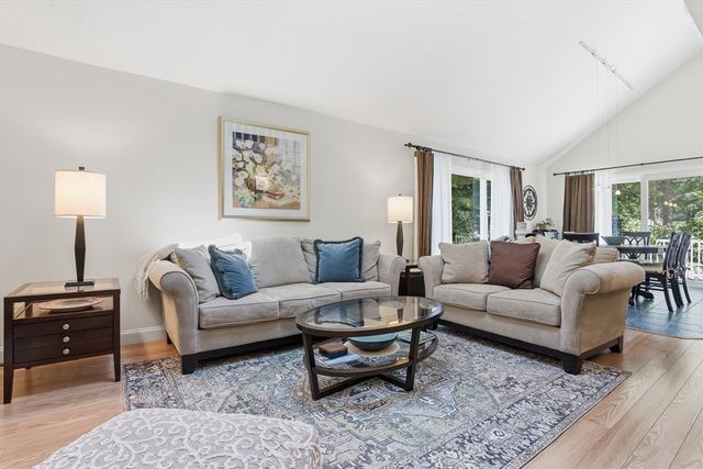 78 Macintosh Ln 78, Boxborough, MA 01719