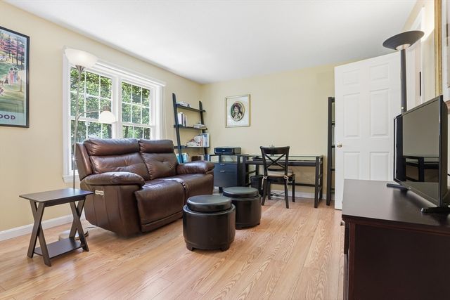78 Macintosh Ln 78, Boxborough, MA 01719