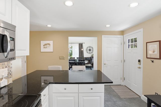 78 Macintosh Ln 78, Boxborough, MA 01719