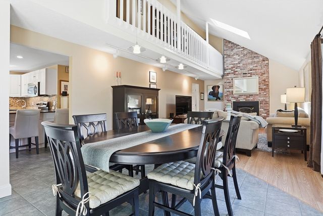 78 Macintosh Ln 78, Boxborough, MA 01719