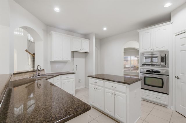 4806 Fitzgerald Drive, Mansfield, TX 76063