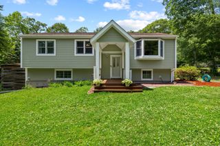 34 Grouse Circle, East Lyme, CT 06333