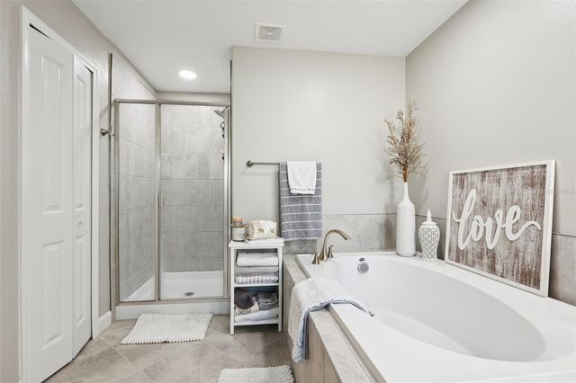 1306 WHITE FOX RUN, Lutz, FL 33549