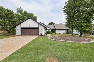 2404 Brookhaven Drive, Edmond, OK 73034