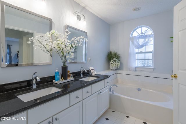 208 Eighth Street, New Bern, NC 28560