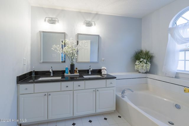 208 Eighth Street, New Bern, NC 28560