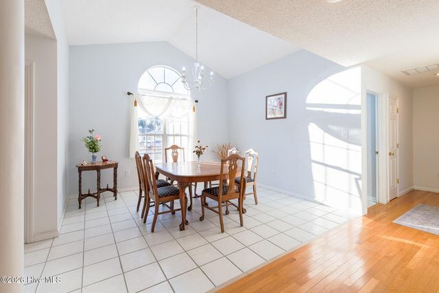 208 Eighth Street, New Bern, NC 28560