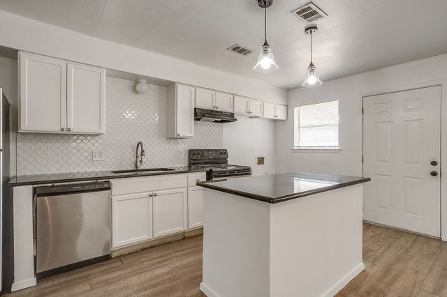 1421 5th Avenue, Fort Worth, TX 76104