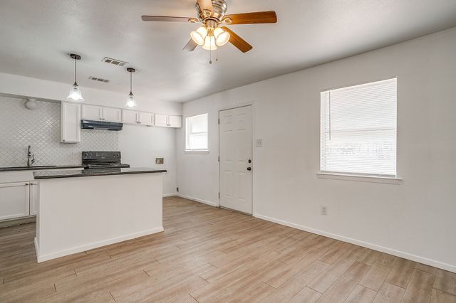 1421 5th Avenue, Fort Worth, TX 76104