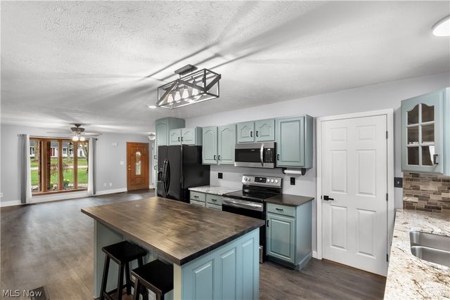 391 Kathleen Drive, Jefferson, OH 44047