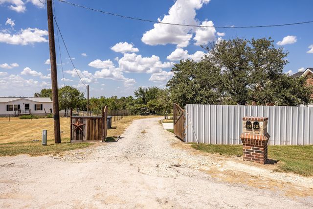 150 Browning Court, Springtown, TX 76082