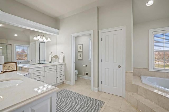 394 Sunshine DRIVE, Hartland, WI 53029