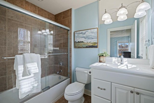 394 Sunshine DRIVE, Hartland, WI 53029