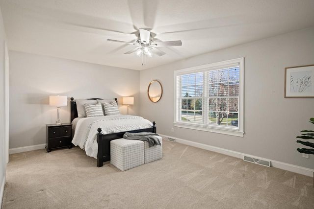 394 Sunshine DRIVE, Hartland, WI 53029