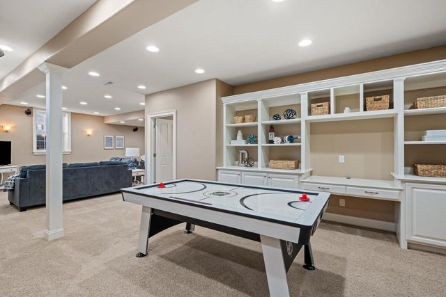 394 Sunshine DRIVE, Hartland, WI 53029