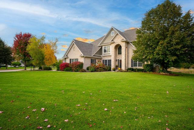 394 Sunshine DRIVE, Hartland, WI 53029