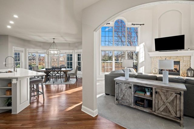 394 Sunshine DRIVE, Hartland, WI 53029