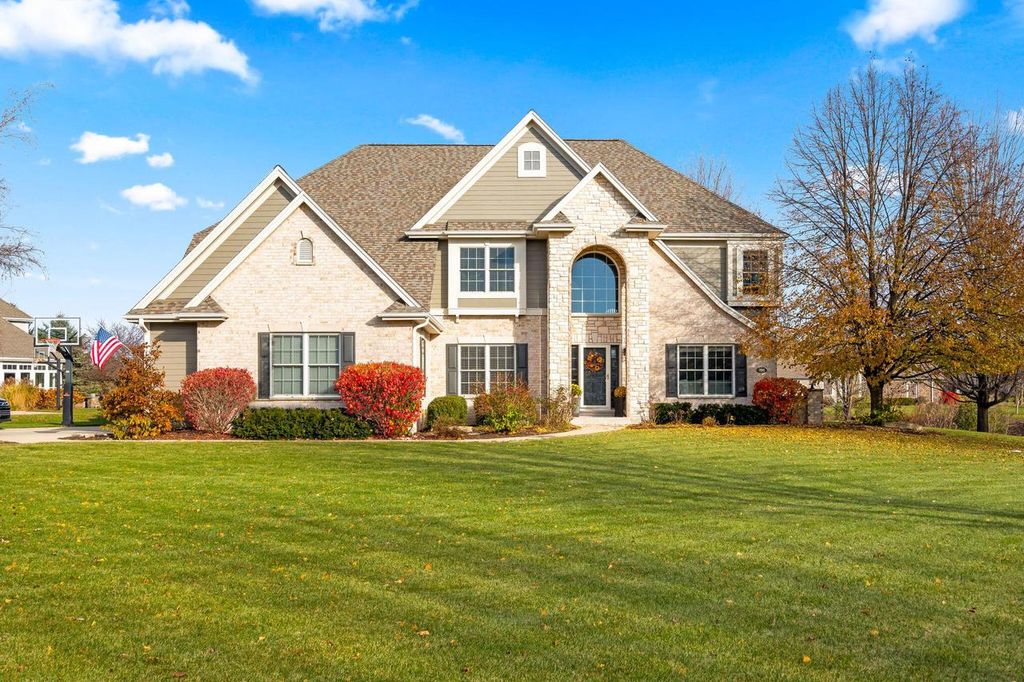 394 Sunshine DRIVE, Hartland, WI 53029