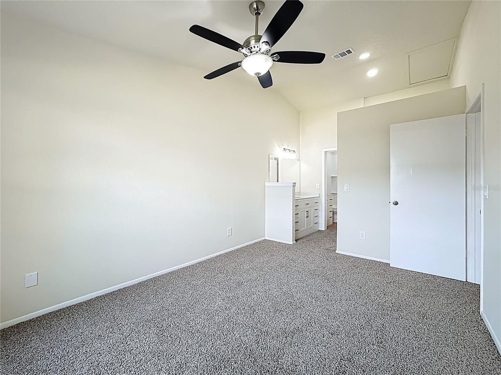 Image 15 of property listing at 2914 SQUIRE OAK COURT, St Cloud, FL 34769