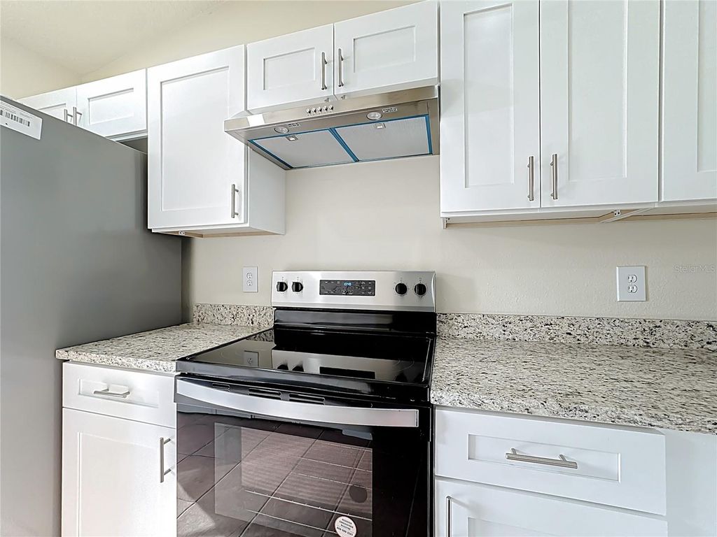 Image 6 of property listing at 2914 SQUIRE OAK COURT, St Cloud, FL 34769