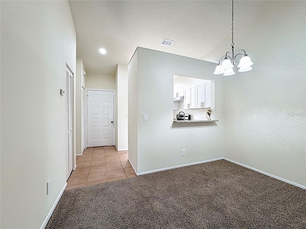 Image 10 of property listing at 2914 SQUIRE OAK COURT, St Cloud, FL 34769