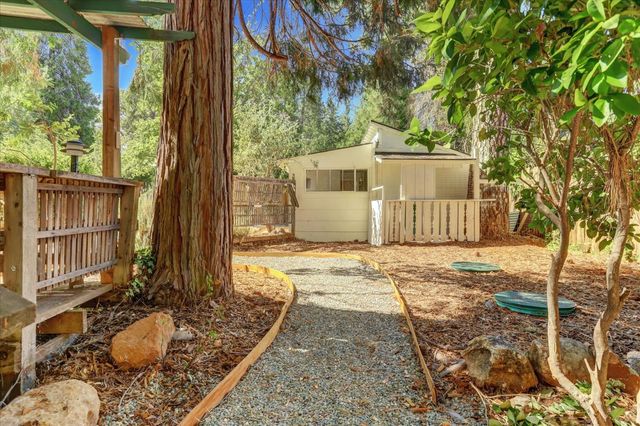 10914 Bettcher Ct, Grass Valley, CA 95945