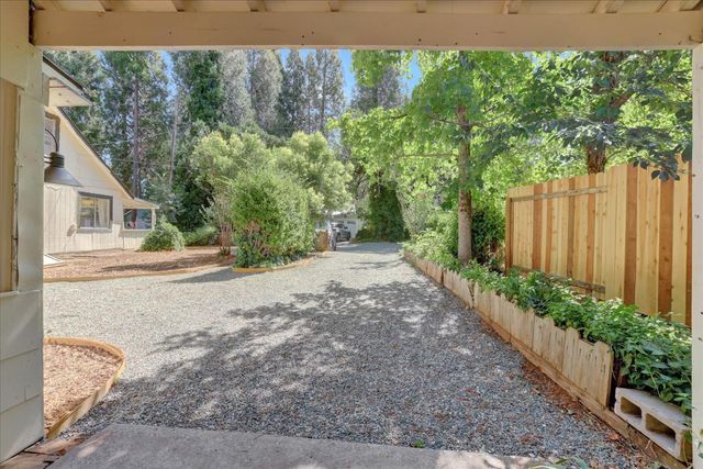 10914 Bettcher Ct, Grass Valley, CA 95945