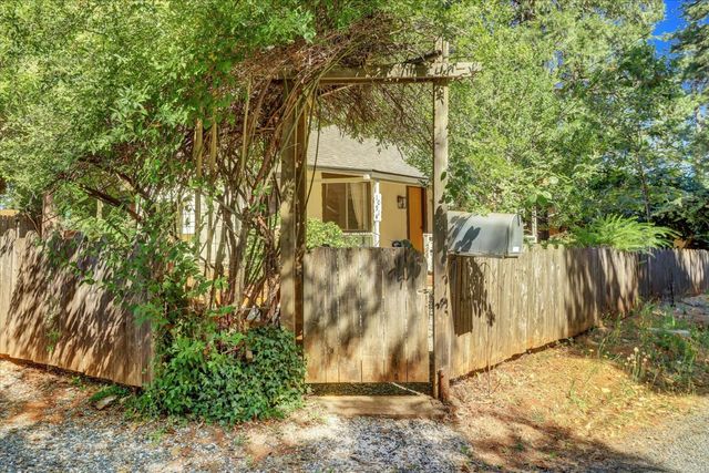 10914 Bettcher Ct, Grass Valley, CA 95945