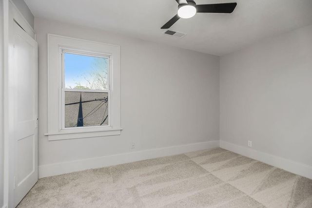 730 W College Street, Liberty, MO 64068