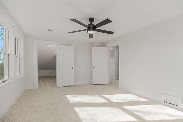 730 W College Street, Liberty, MO 64068