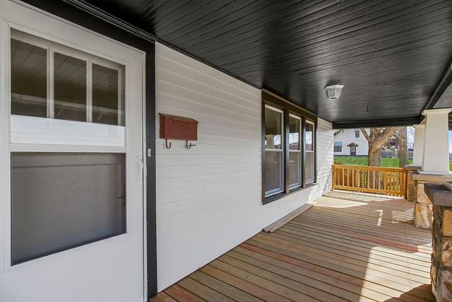 730 W College Street, Liberty, MO 64068