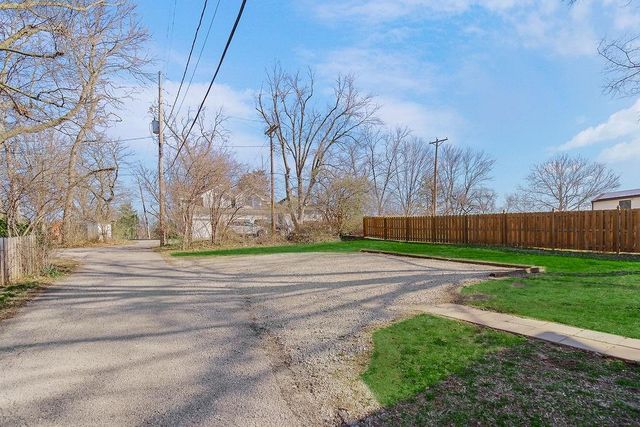 730 W College Street, Liberty, MO 64068