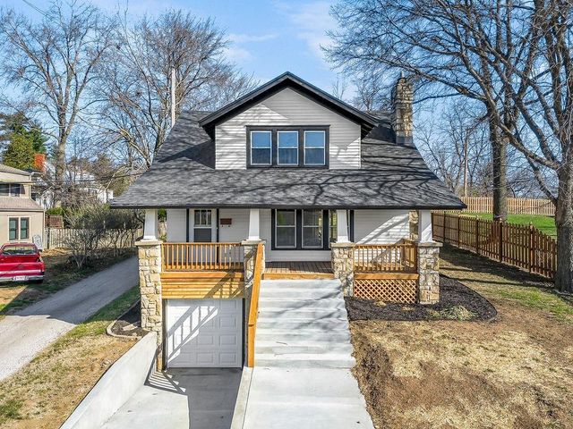 730 W College Street, Liberty, MO 64068