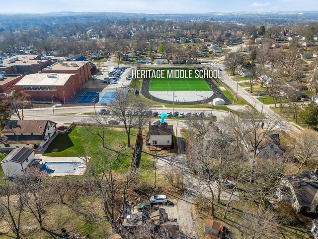 730 W College Street, Liberty, MO 64068