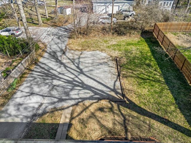 730 W College Street, Liberty, MO 64068