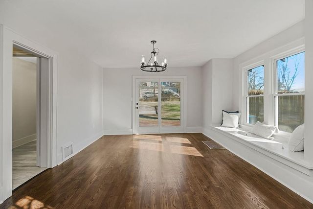 730 W College Street, Liberty, MO 64068