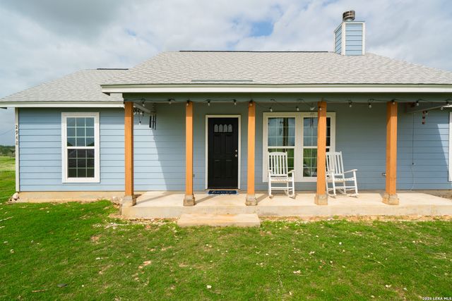 2948 FM 1922, Floresville, TX 78114