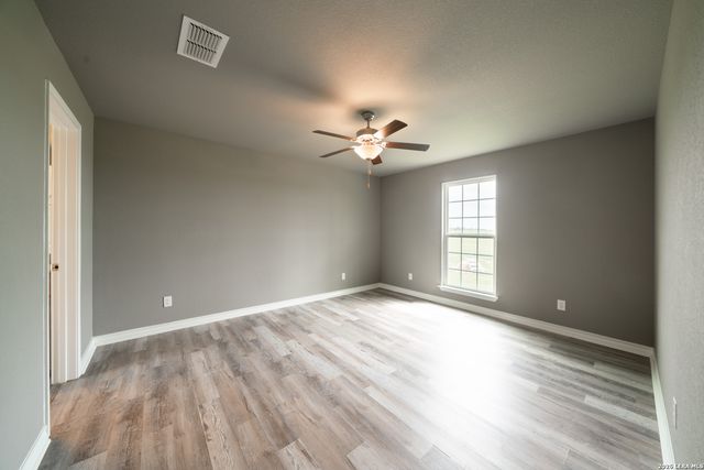 2948 FM 1922, Floresville, TX 78114