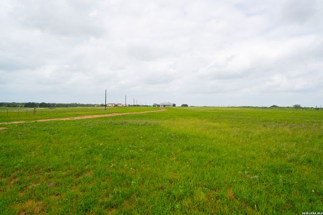 2948 FM 1922, Floresville, TX 78114