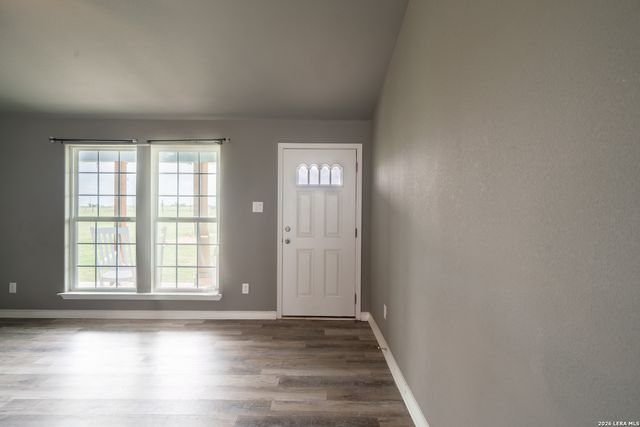 2948 FM 1922, Floresville, TX 78114