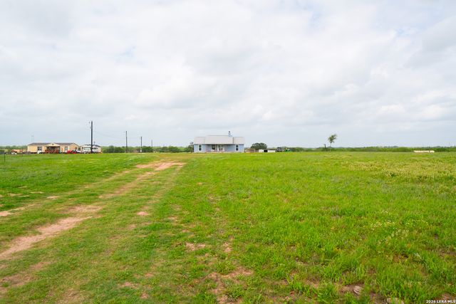 2948 FM 1922, Floresville, TX 78114