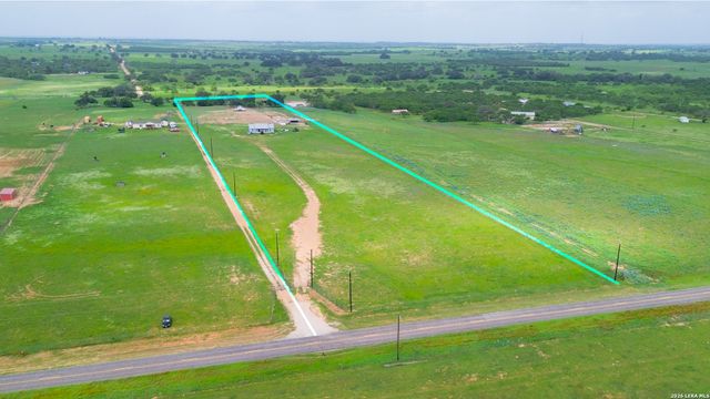 2948 FM 1922, Floresville, TX 78114
