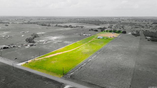 2948 FM 1922, Floresville, TX 78114