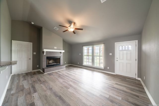 2948 FM 1922, Floresville, TX 78114